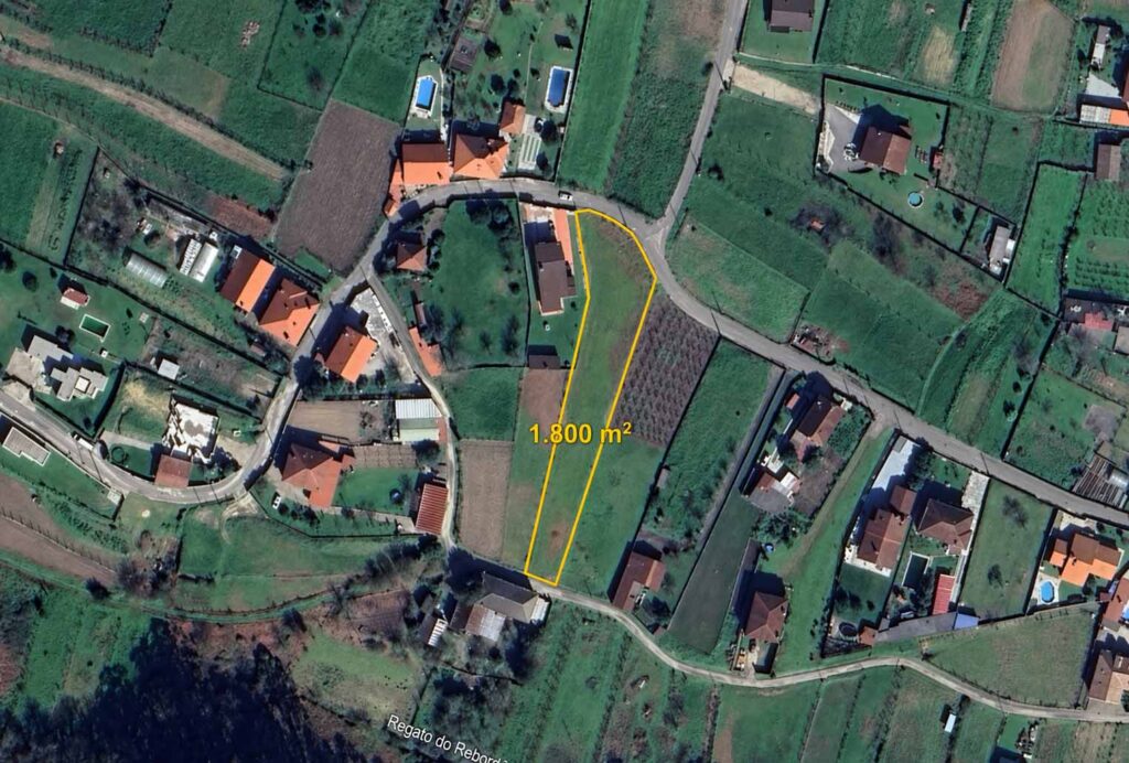 Finca llana y edificable en Rebordanes Tui.