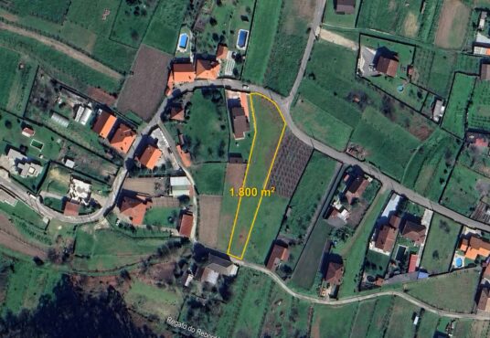 Finca llana y edificable en Rebordanes Tui.